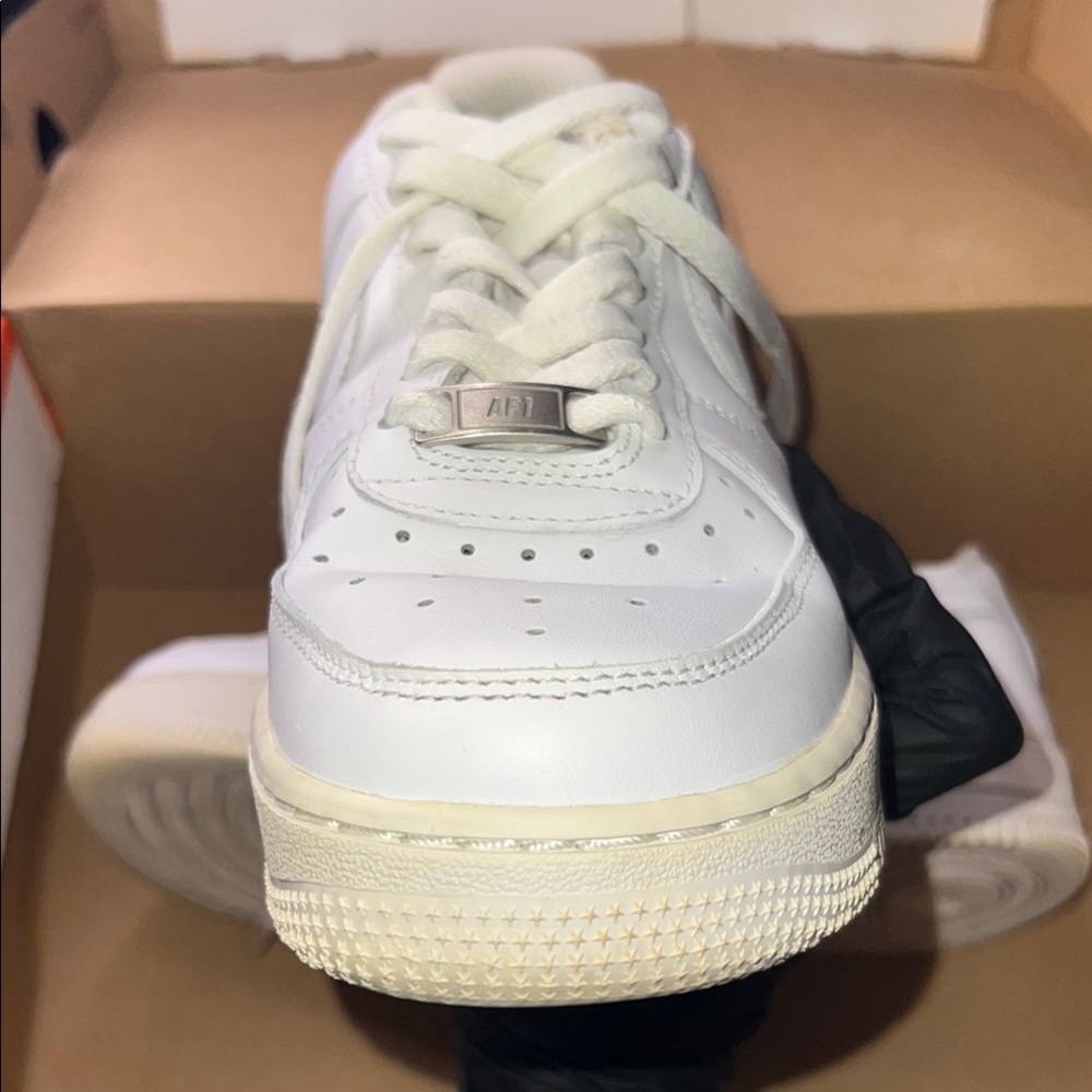 UNISEX Nike Air Monarch IV ( 4E ) WHITE / METALLIC SILVER With Shoe Box 9.5 - Picture 8 of 17